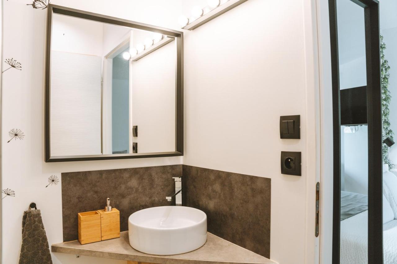 Sky - Gite Meuble & Confort Drome - Ecolodgite Laveyron Exterior foto